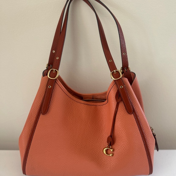 Coach C5265 Pebble Leather Lori Shoulder Bag - Coral Colour, Authentic - Picture 2 of 8